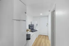 Newly Renovated Studio w Parking-Netflix - Image 3