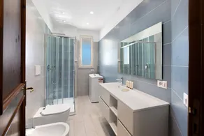 Apartment 'Appartamento Capri' with Sea View, Wi-Fi and Air Conditioning - Image 2