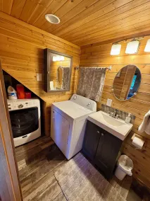 Beautiful Mountain Top Cabin with amazing views and private peaceful setting! - Image 4