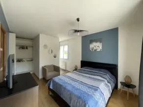 Charming single-storey villa, quiet location with swimming pool, shaded dining area - Image 5