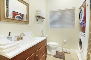 Secluded modern cabin, short walk to town, river & brewery. <25 min to Asheville - Image 2