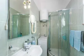 Holiday apartment mit Klimaanlage und Balkon - Image 4