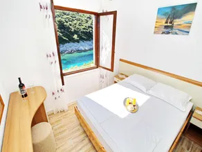 Appartement avec terrasse, piscine privée et barbecue | Vue sur l'eau - Image 3