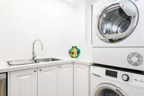 Charming Renovated Victorian Terrace, 2 Bedroom House - Image 2