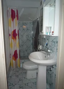 Questa meravigliosa casa-bella-vista-molto buona struttura a prezzi ragionevoli - Image 3