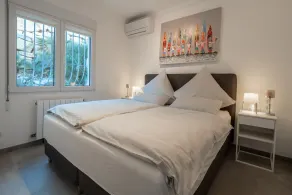 Newly Renovated Villa with private heated Pool - Image 4