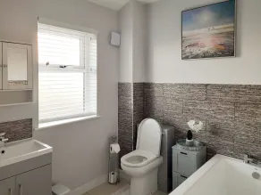 3 bedroom accommodation in Amble - Image 2
