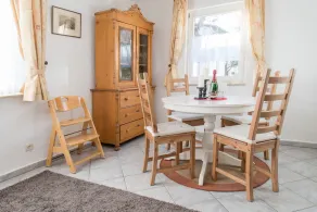Centralt beliggende sommerhus med en stor lukket have i Bad Tabarz. - Image 5