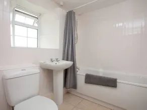 1 bedroom accommodation in Looe - Image 3