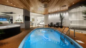 Sybaris Pool Suites Mequon - Image 5