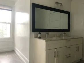 Lovely 4 bedroom Home with a patio - Image 3