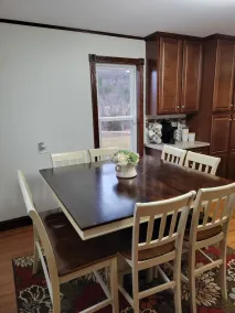 Beautiful home with perfect location for EBT and train enthusiasts! - Image 4