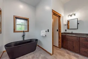 Luxury Dog Friendly Lodge w/ Pool & Hot Tub - Image 4