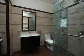 Executive serviced Lavish apartment - Image 2