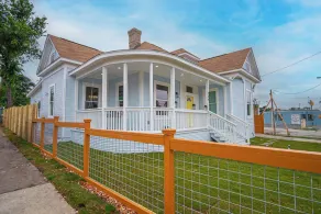Trendy Historical Home Near Downtown Attractions - Image 5