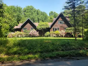 Private waterfront retreat in the Pocono mountains. Hot tub, Fire pit, Dogs ok - Image 3