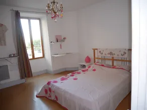 Typisk hus i landsbyens centrum - Image 4