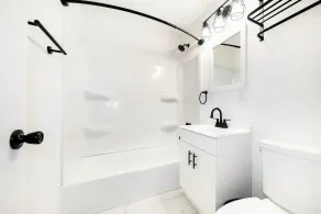 Modern 1BR Apt Near Lake & Downtown - Image 3