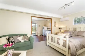Ooh La La Boutique Accommodation - Bellarine Beach Getaway - Image 5