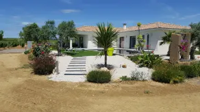 Villa vinicola contemporanea con piscina a sfioro - Image 4