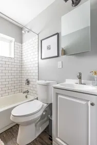 Westlake Apartment - Image 4