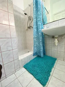 Cozy condo - stone throw away from the beach ! - Image 3