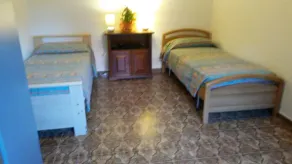 large house with 6/7 beds in a strategic area near the sea and the mountains - Image 5