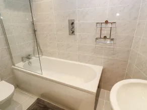 1 RIVER VIEW, pet friendly, country holiday cottage in Looe - Image 3