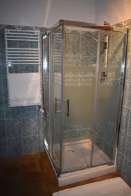 Semesterhus med tropisk trädgård, pool, jacuzzi, internet, centralvärme - Image 2