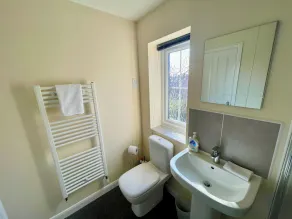 Silver Stag Properties, Comfy 2 BR Home in Ashby - Image 3