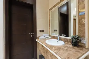 Topaz Furnished Apartments - Image 2