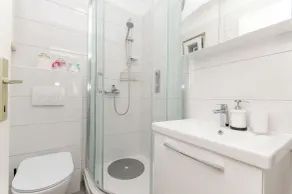 Maison avec jardin, piscine privée et barbecue - Image 2