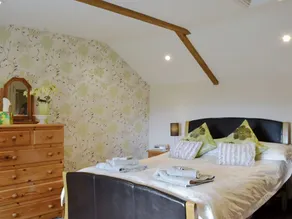 2 Schlafzimmer Unterkunft in Charlestown, St Austell - Image 5