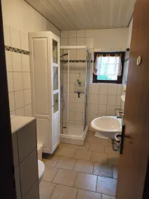 Vacation home for 4 people, fantastic location, pets welcome, sunbathing lawn - Image 3