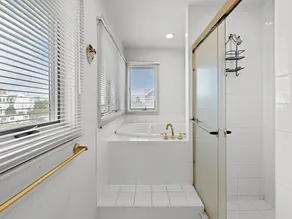 6 BEDROOMS ON PRIVATE LANE! - Image 3