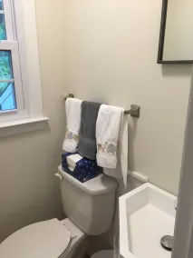 Newly Renovated Home On The North Fork - Image 3