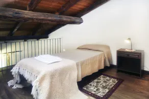 FerienWohnung in den Bergen und See in einem Altbau im mittelalterlichen Dorf I Cardi - Image 2