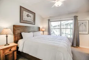 Kingdom Park Townhome: Nice Space, On Shuttle Route - Image 5