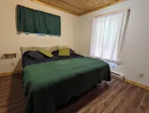 Convenient, cozy, and colorful 2 Bed/1 Bath Home - Image 3
