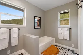 Spacious 4-Bedroom Farmstay at Pomeroy Cellars - Image 4