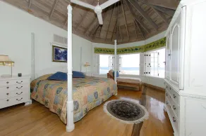 Villa de lujo de 4 dormitorios frente al mar con todo el personal y equipada para la relajación - Image 4