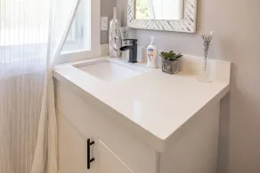 Luxury oasis in the woods, less than five minutes from the beach! - Image 4