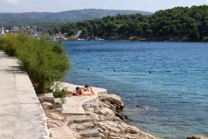 One bedroom apartment with terrace and sea view Cove Osibova, Brač (A-12062-a) - Image 5