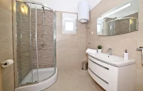 Impresionante casa en Zedno - Image 4