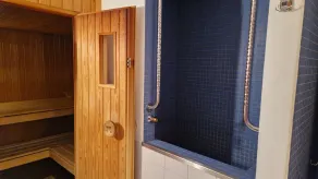2-room flat with fireplace; beautiful mountain and lake view: sunny balcony - Image 4