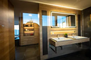 Casa da sogno sul lago, spiaggia privata, sauna, camino, vasca idromassaggio, balcone, vicino a Lipsia - Image 3