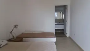 House in Guarujá, high-end gated community. - Image 4