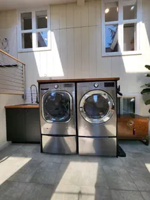 Modern Fully Remodeled, Relaxing Garden w/ Outdoor Sauna, 3BR in Ballard - Image 3