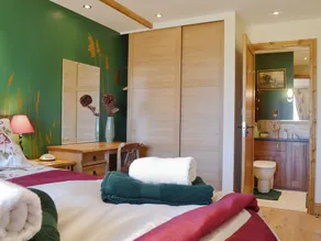 Discover Cambridgeshire from this superb holiday lodge. - Image 3