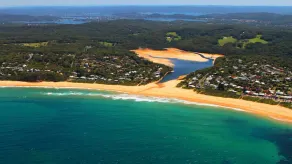 BREEZEWAY | Easy walk to beach | Accom Holidays - Image 3
